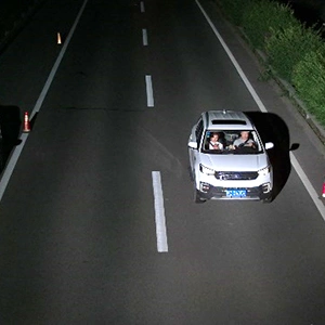 低照度モードはフラッシュに頼らない撮像を実現、光源の影響を最小限に